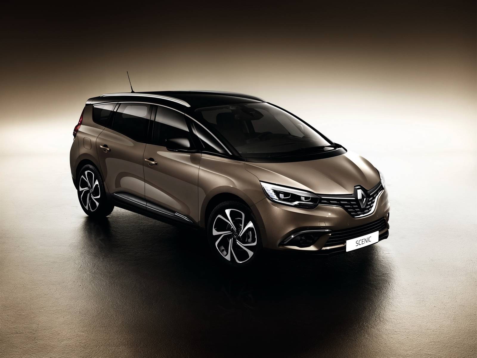 Renault-Grand-Scenic-2016-01