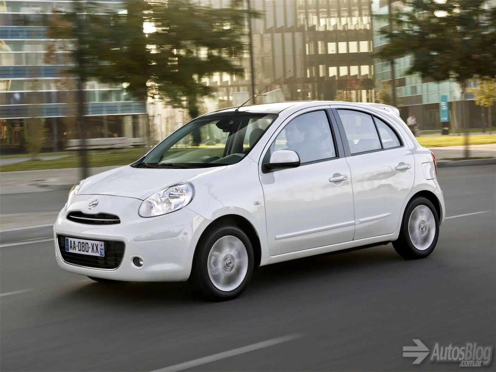 Nissan March Micra 13