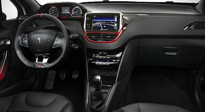 Peugeot_208_GTi_04