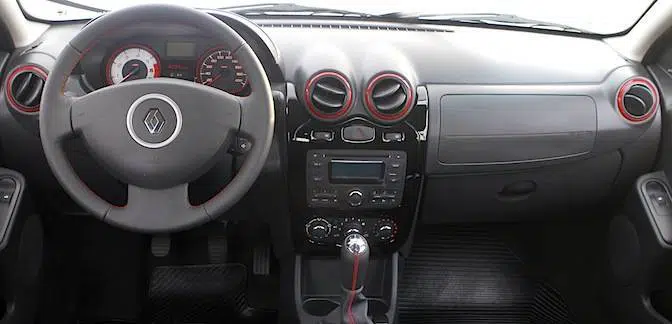 Renault-Sandero-GT-LIne-2013-Argentina-09