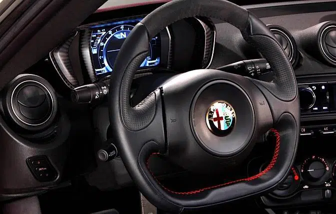 Alfa-Romeo-4C-Launch-Edition-Rosso-Alfa-03