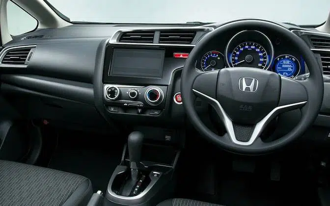 Honda-Fit-2014-4