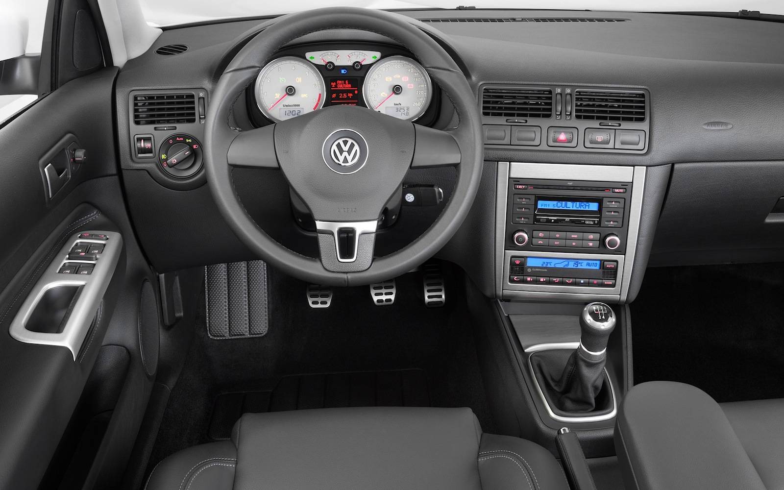 Volkswagen-Golf-4.5-Brasil-02