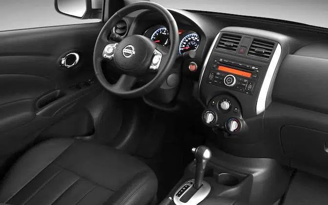 Nissan-Versa-Exclusive-02