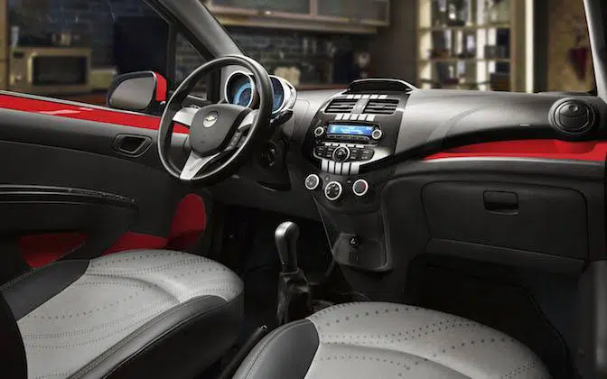 Spark Dot interior en color rojo