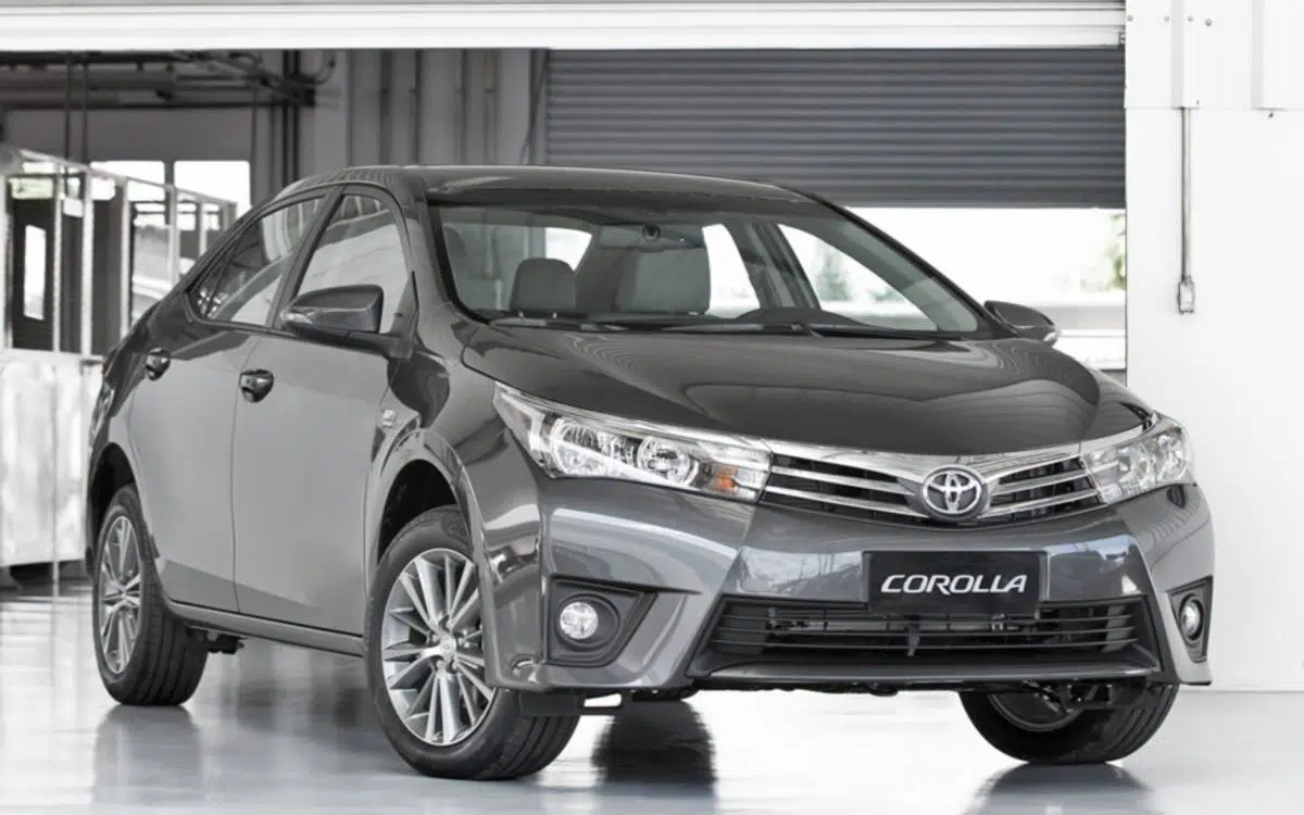 Toyota-Corolla-2015-2