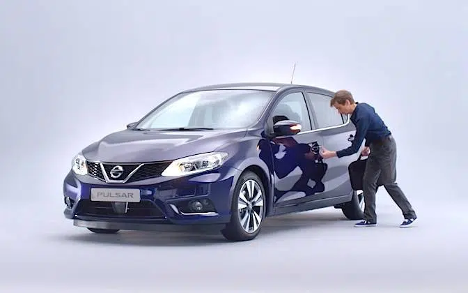 Nissan-Pulsar-Tiida-2015-video