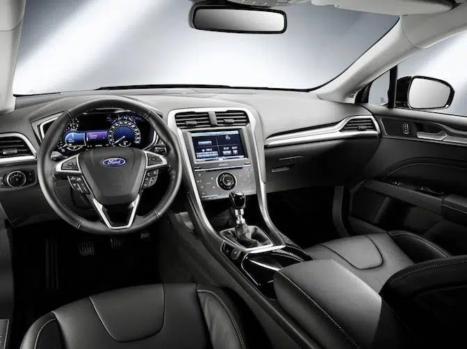 Ford-Mondeo-2014-3