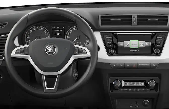 Skoda-Fabia-2015-3