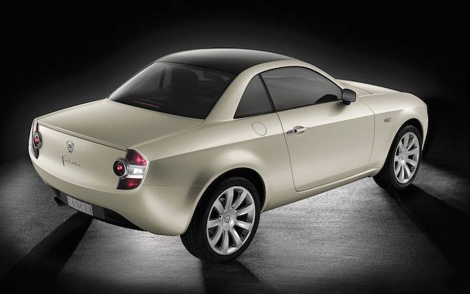 Lancia-Fulvia-Coupe-Concept-2003-4