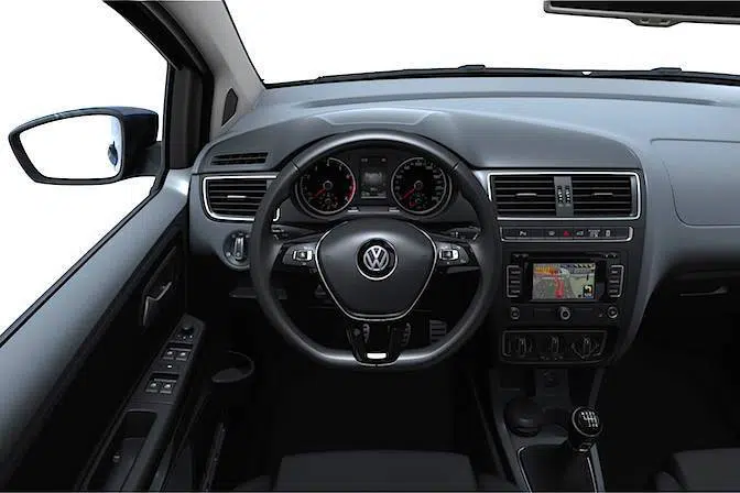 Volkswagen-Suran-Spacefox-2015-2