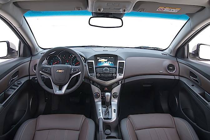 Chevrolet Cruze Sport6 2015