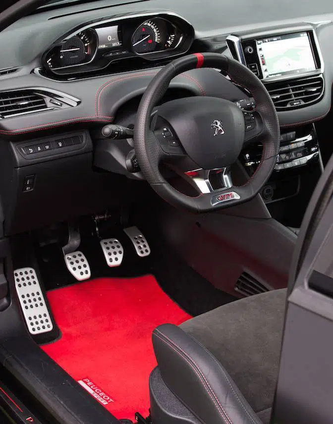 Peugeot-208-GTI-30th-anniversary-2