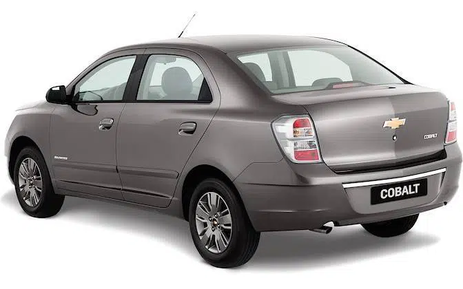 Chevrolet-Cobalt-MY2015-Advantage-1