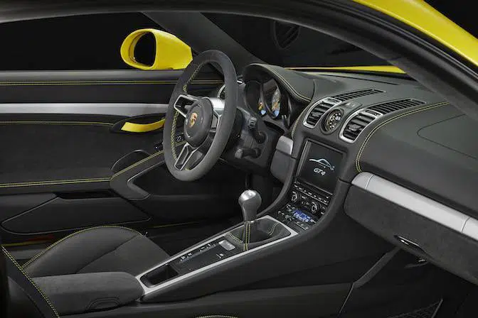 Porsche-Cayman-GT4-3