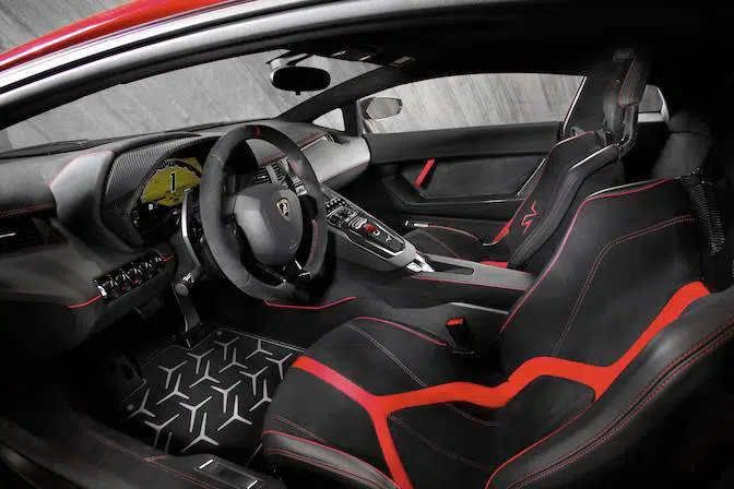 Lamborghini-Aventador-LP-750-4-SV-2