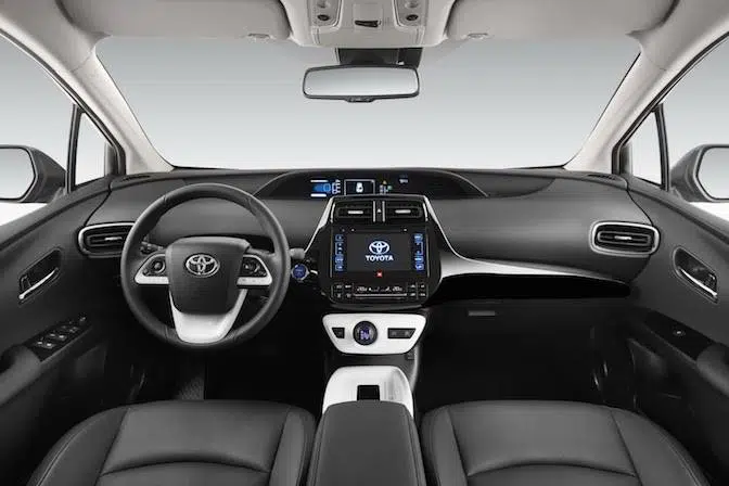Toyota-Prius-2016-1
