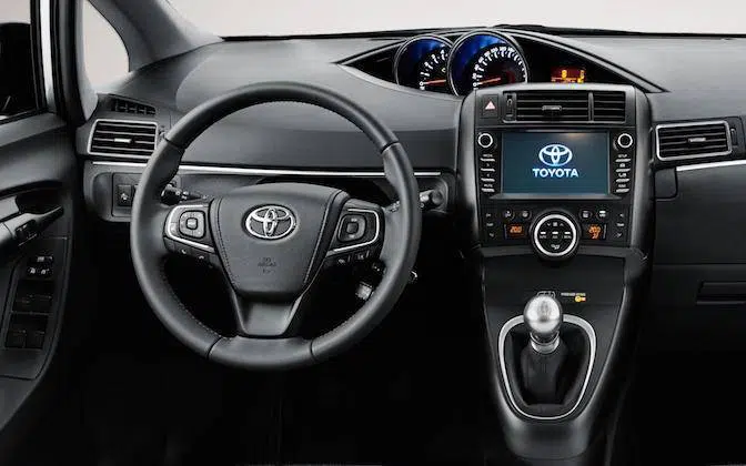 Toyota-Verso-2016-2