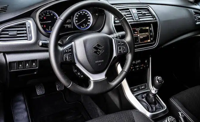 Suzuki-SX4-S-Cross-2017.-2