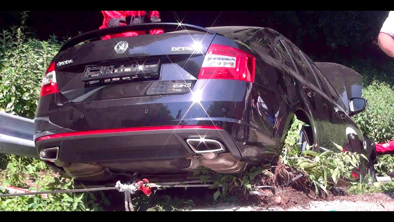 Estos Škoda Protagonizan Diez Minutos De Accidentes [vídeo]