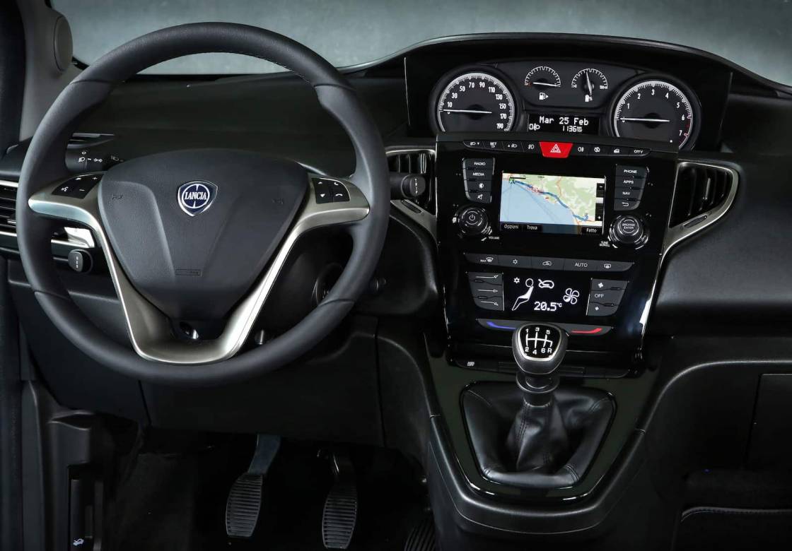 Lancia Ypsilon Hybrid Ecochic Interior